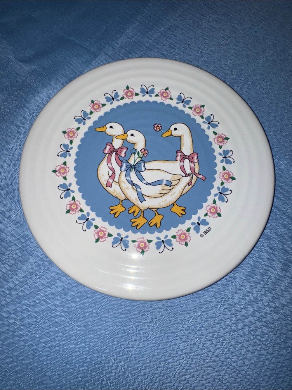 B&D Ribbon Geese Treasure Craft Trivet USA Ceramic 8 3/8”